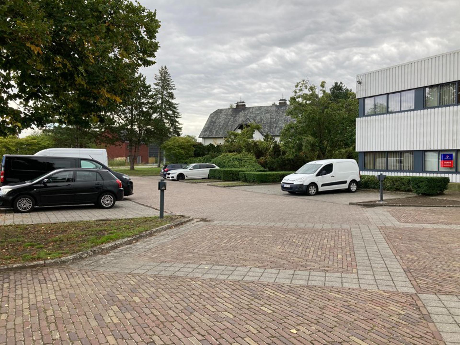 Ingerichte kantoorruimte van 20m2 te huur op welbekende Sleurs site te Balen! - foto 5