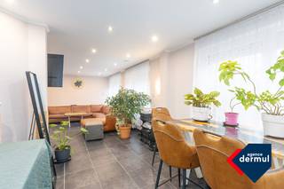 Ontdek deze zeer ruime woning in de gezellige Saswijk van Oostende! Dit huis biedt alles wat u nodig heeft voor een comfortabel en praktisch leven...