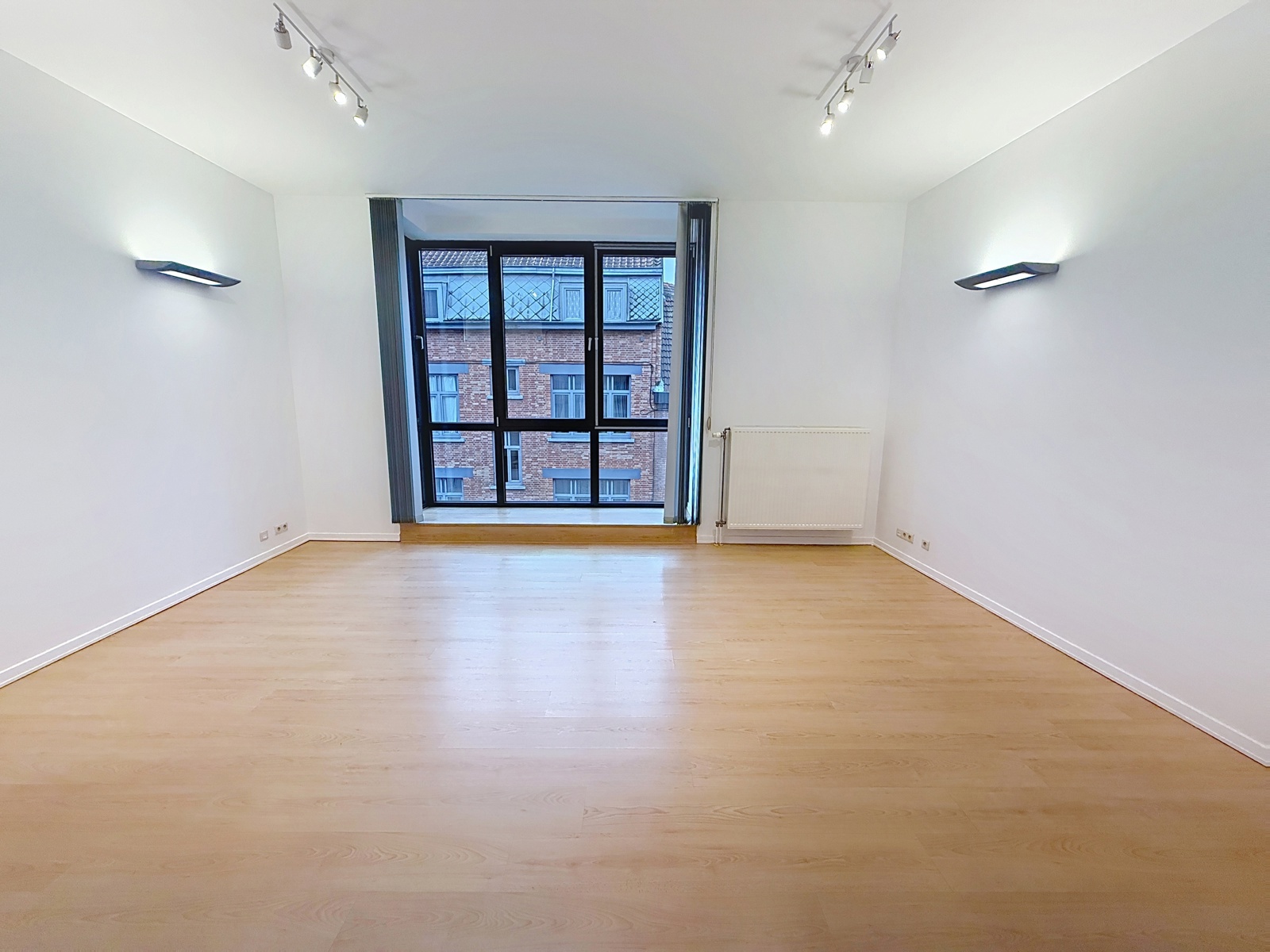 2 bedroom apartment near Simonis metro - photo 4