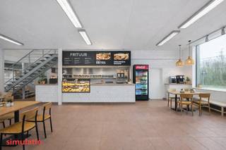 Modern en hedendaags handelspand op toplocatie in Beveren-LeieBent u op zoek naar een strategische uitvalsbasis voor uw eerste vestiging of de...