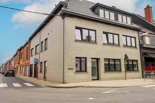 TOPINVESTERING: VOLLEDIG GERENOVEERD APPARTEMENTSGEBOUW!Op zoek naar een rendabele en zorgeloze investering? Dit volledig gerenoveerde...