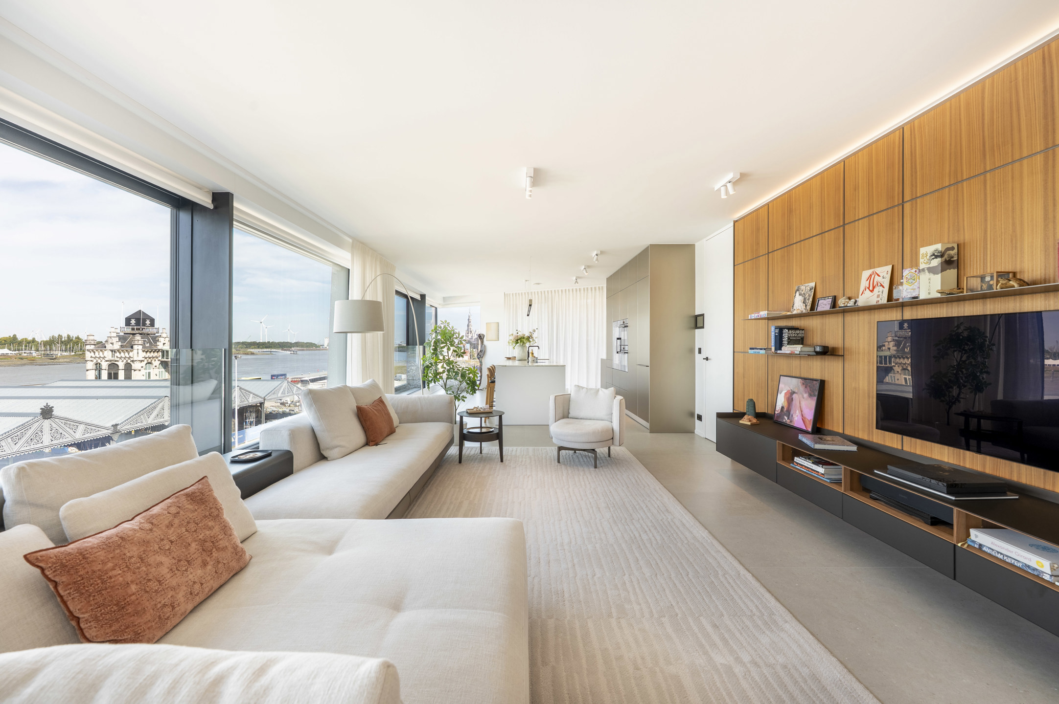 ANTWERPEN - Tijdloos en klassevol aan de Scheldekaaien - foto 3