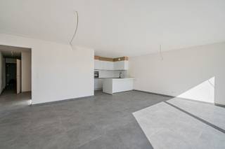 Residentie "Jacqueline" is een tijdloos nieuwbouwproject met 8 appartementen. Energiezuinig, goed gelegen en op wandelafstand van het centrum van Geraardsbergen zijn enkele kenmerken van deze residentie. Op het gelijkvloers hebben we deze goe gelegen kantoorruimte.<br />Alle entiteiten beschikken over zongerichte terrassen en zijn voorzien van de beste materialen zoals zonnepanelen per appartement en een warmtepomp.<br /><br />PRIJZEN VANAF €265.000,00! Voor alle info of plannen bel 055 35 00 45 of mail naar saimen@cornelis-partners.be<br />Mogelijk om een appartement aan te kopen volledig onder 6% BTW.<br />*Prijs vermeld in de advertentie betreft prijs excl. BTW en kosten.