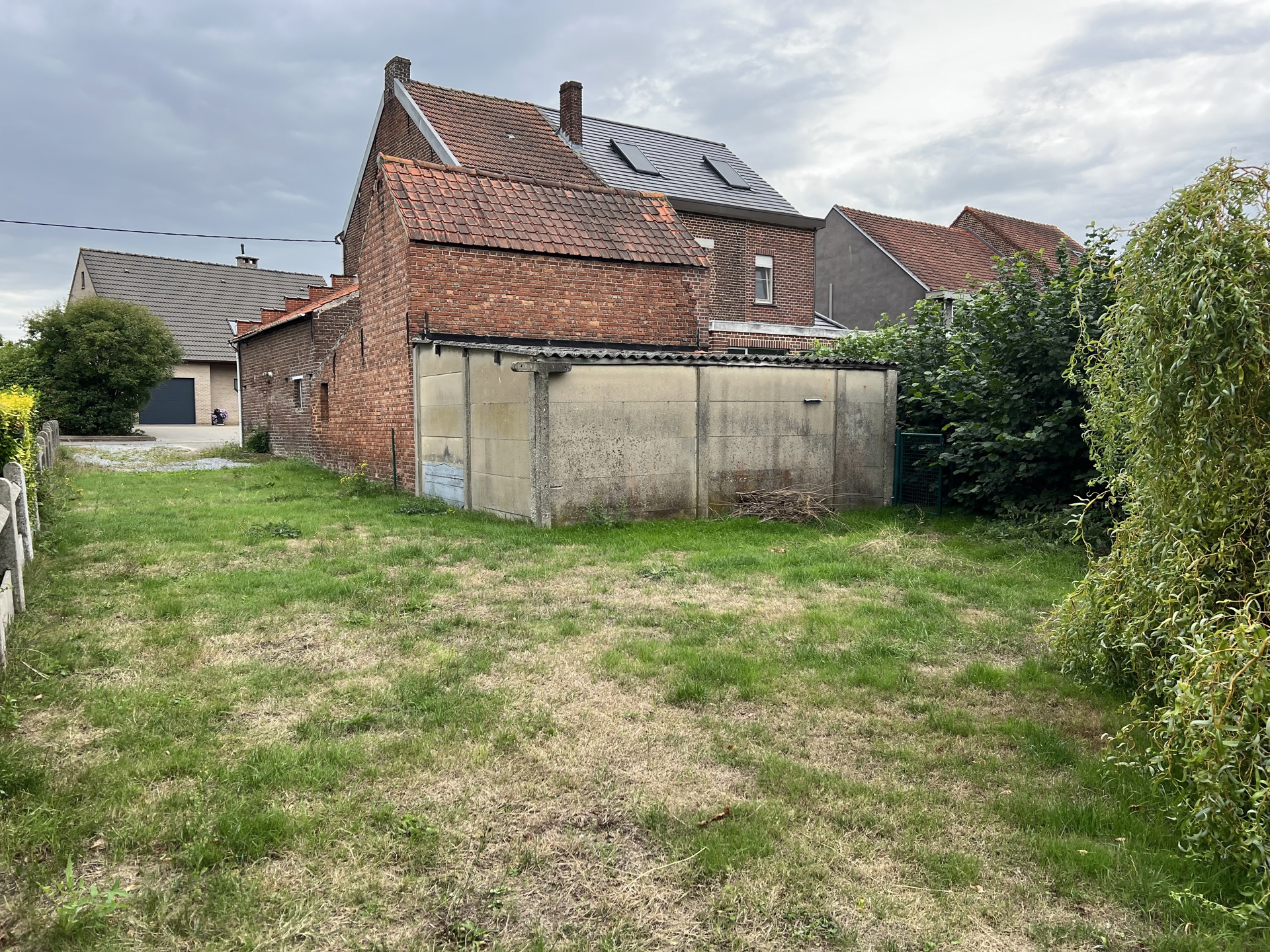 Fantastisch mooi en rustig gelegen te renoveren woning - foto 4