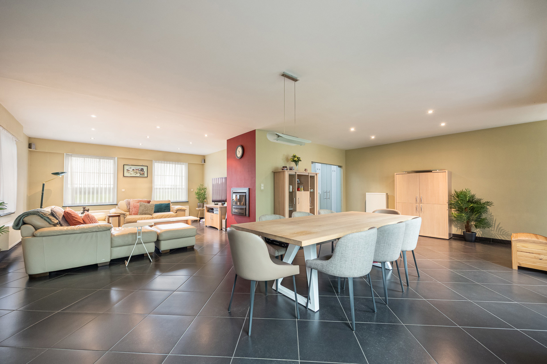 Energiezuinige villa met 5 slaapkamers en ruim bijgebouw op een perceel van 1.240m². - foto 5