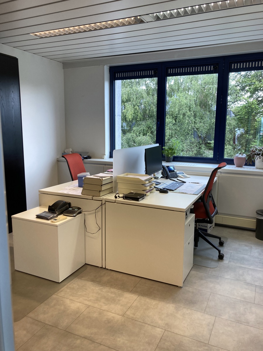 Ruime kantoorruimte te huur op toplocatie tussen Kortrijk centrum en ’t Hoge - foto 4