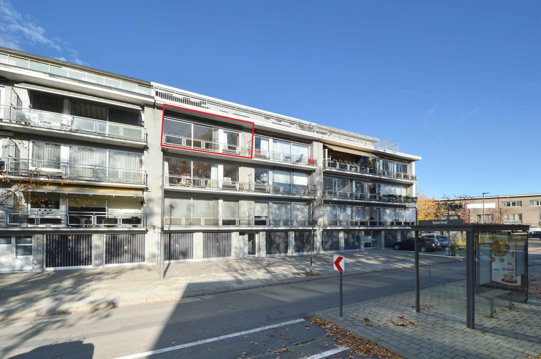 APPARTEMENT MET 2 SLAAPKAMERS EN GARAGE, MET ZICHT OP PARK - foto 1