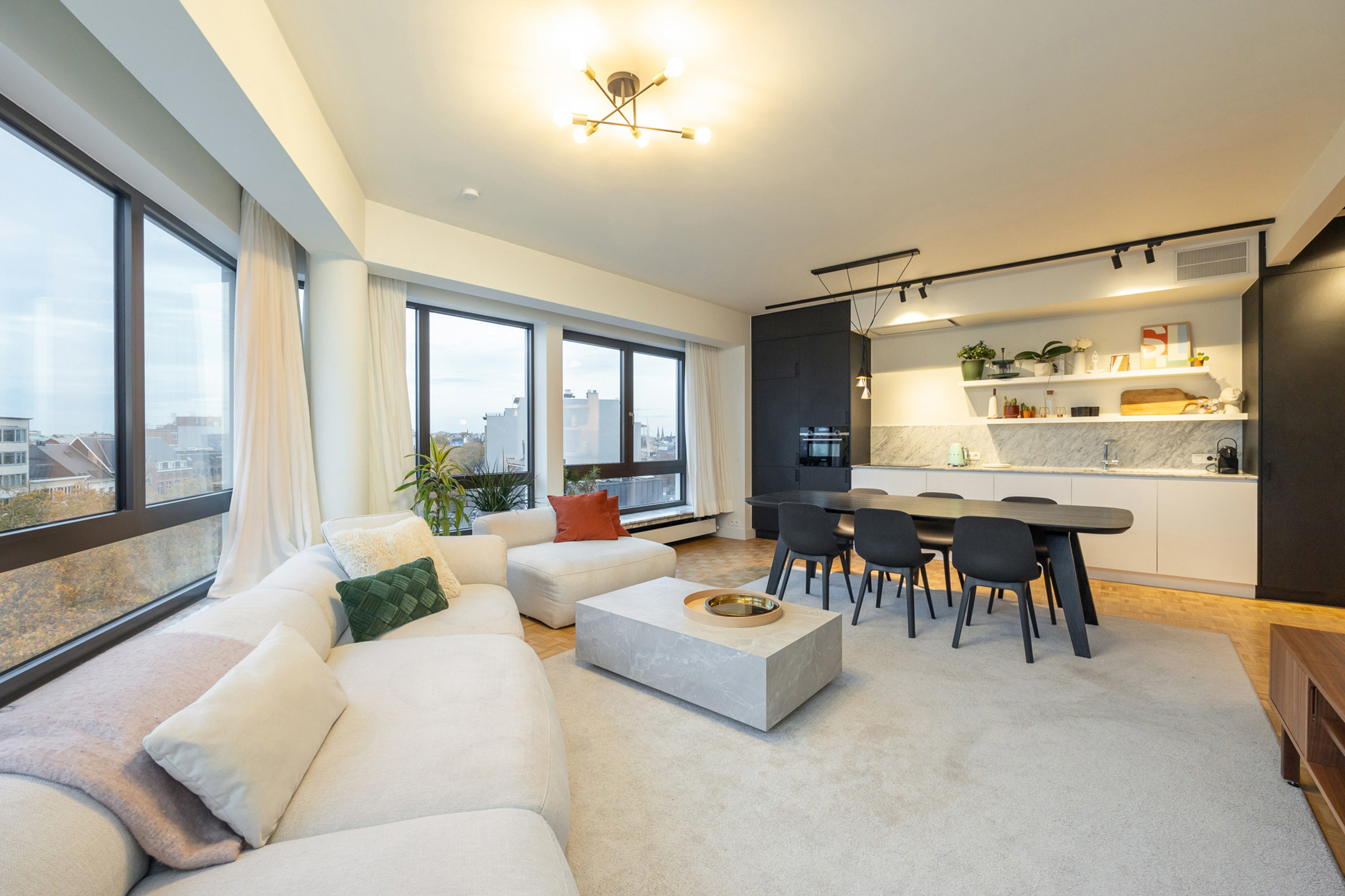 ANTWERPEN-ZUID - Ruim hoekappartement op het Zuid - foto 1