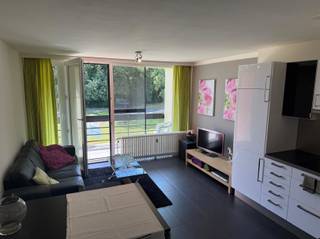TE KOOP: Vakantie-appartement met 1 slaapkamer in Kelmis!In een rustig en groen vakantiepark in Kelmis, op korte afstand van het Drielandenpunt...