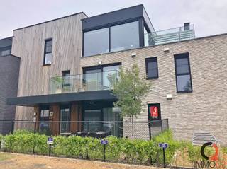 Energieneutraal gelijkvloers nieuwbouw appartement met 2 slaapkamers met terras en tuin nabij het centrum van Veerle Laakdal.Het appartement is als...