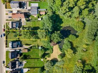 Deze ruime bouwgrond van 937 m² biedt u de kans om een vrijstaande woning te realiseren met een uitzicht op groen en natuur.Het perceel heeft een...
