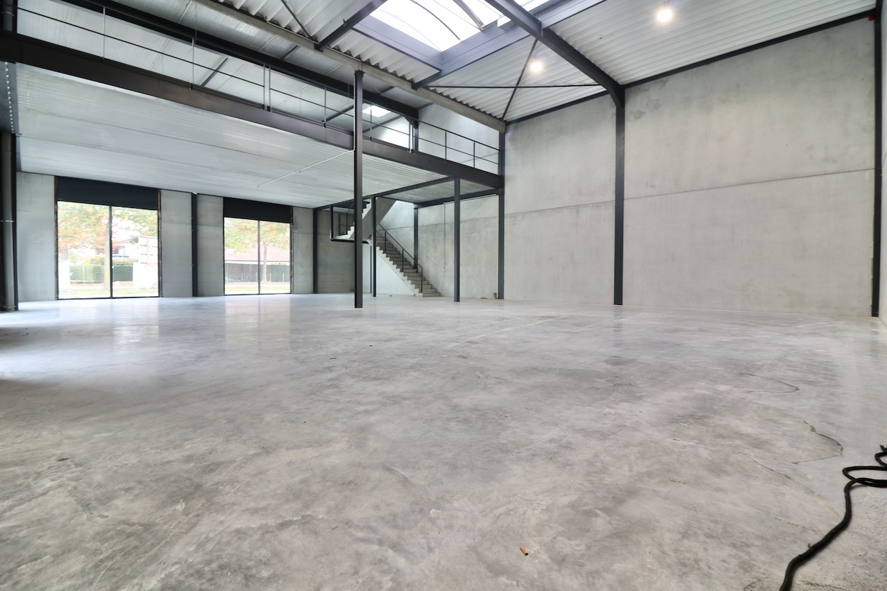 Nieuwbouw bedrijfsgebouw met verdieping van 400 m2 en 1 privatieve parkeerplaats voor 1.800 EUR/mnd excl BTW - foto 3