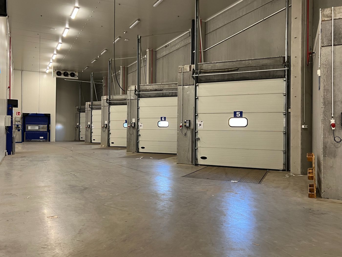 Logistiek bedrijfsgebouw met 12.978 m² magazijn en 1.026 m² kantoor in Willebroek - foto 4