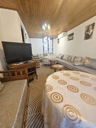 STATIESTRAAT 16 2850 BOOMGezinswoning met 5 slaapkamers en garage! Deze woning is klaar voor een nieuw gezin.Met een ligging nabij het station van...