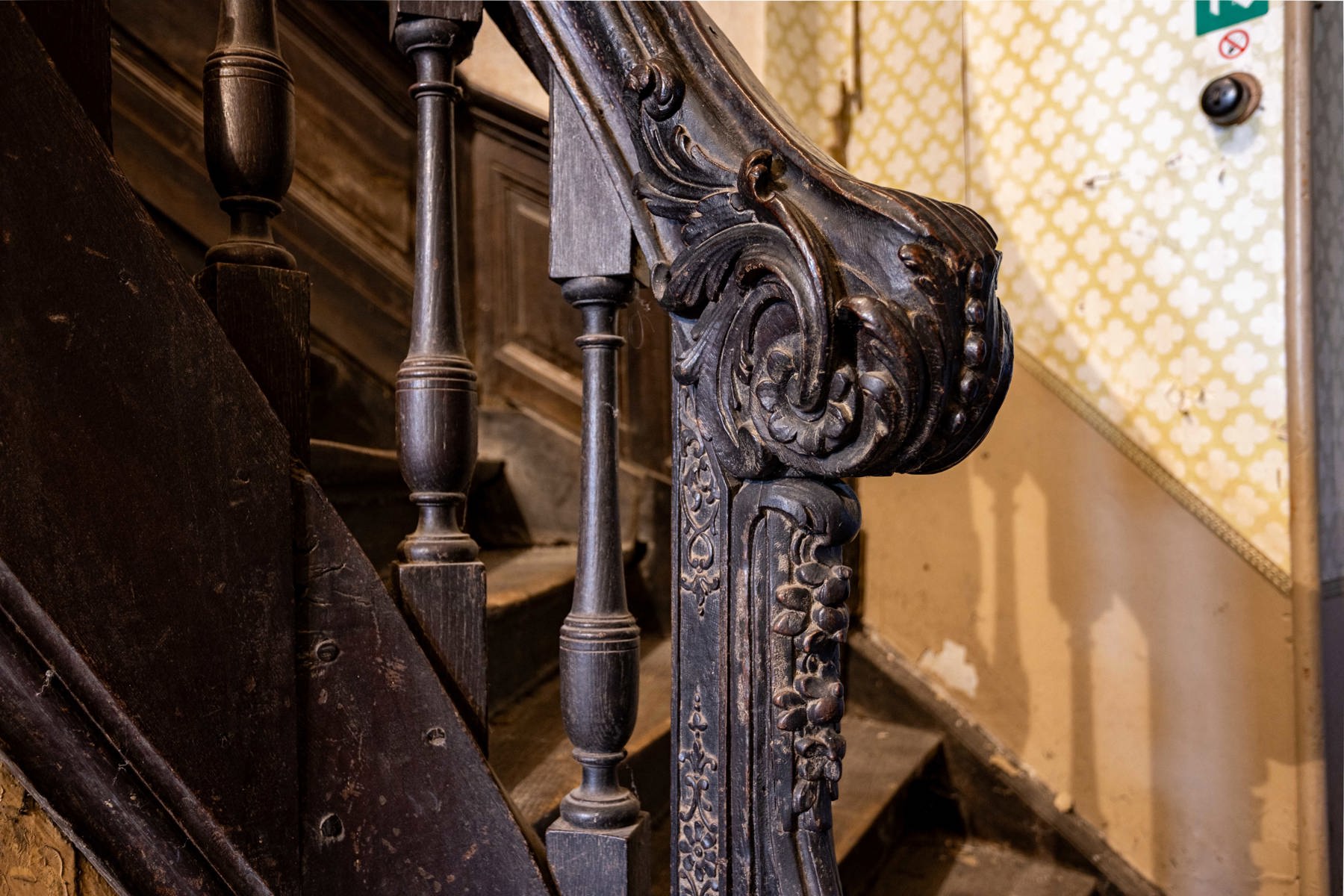 Te renoveren herenwoning in hartje Aalst!  - foto 2