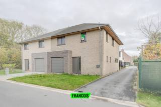 VERKOOP ONDER REGISTRATIERECHTENIn het landelijke Vladslo (deelgemeente van Diksmuide) bevindt zich deze verder af te werken nieuwbouwwoning met drie...