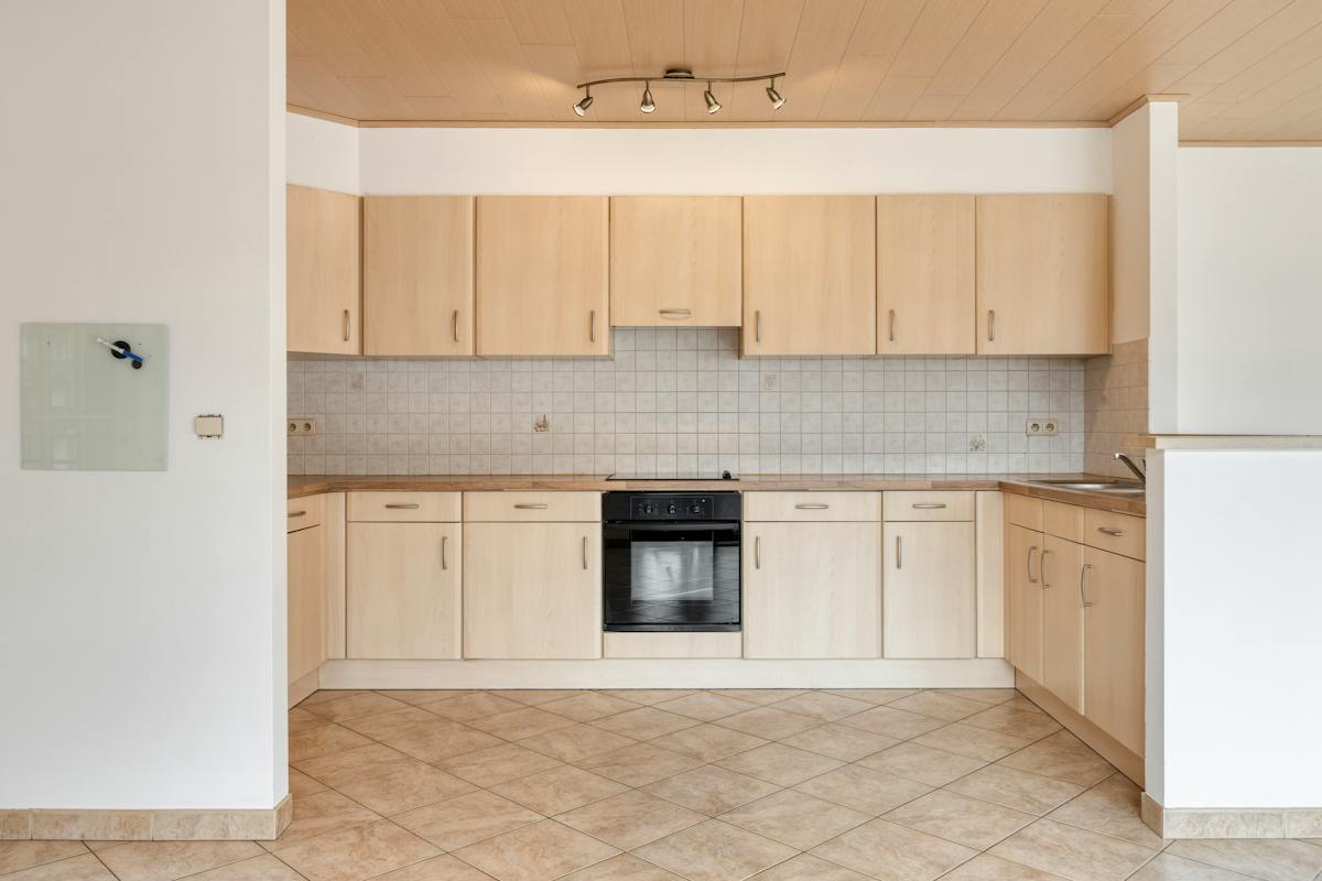 Ruim appartement op een rustige locatie nabij het centrum van Hasselt met garagebox - foto 4