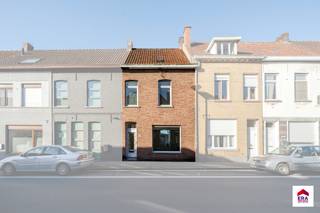 Verzorgde woning met 3 slaapkamers en tuin op 135m² in Tielt! Ligging: gelegen in het centrum van Tielt, op wandelafstand van bakker, slager,...