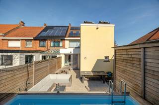 Deze verzorgde woning is gelegen in Burcht en beschikt over vier volwaardige slaapkamers. Doorheen de jaren werd de woning grondig geoptimaliseerd...