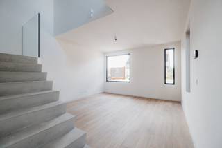 Located on Eendebroekstraat, this home offers the ideal combination of tranquility and accessibility. In the immediate vicinity, you will find...
