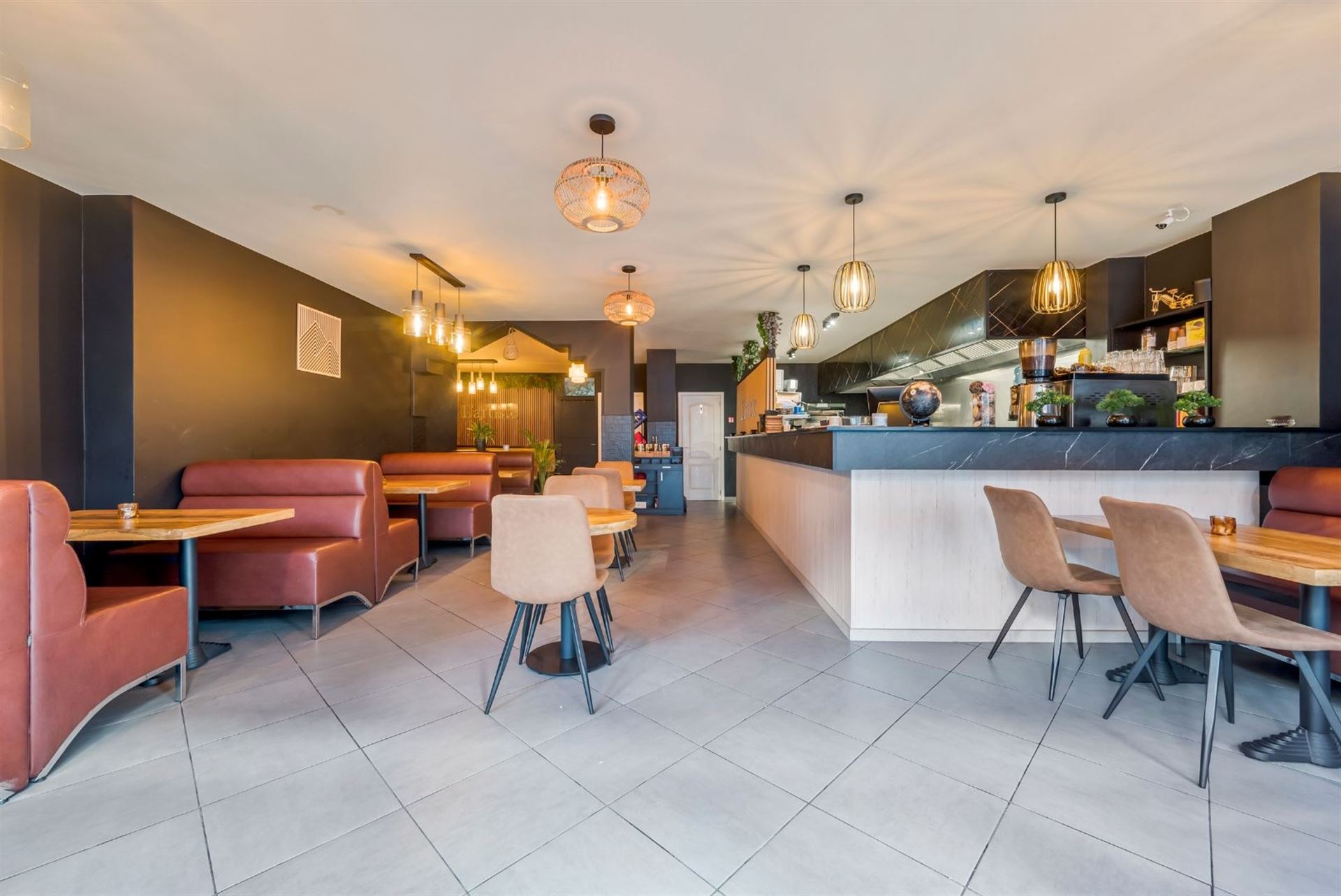 Opbrengsteigendom: handel + 5 units - foto 3