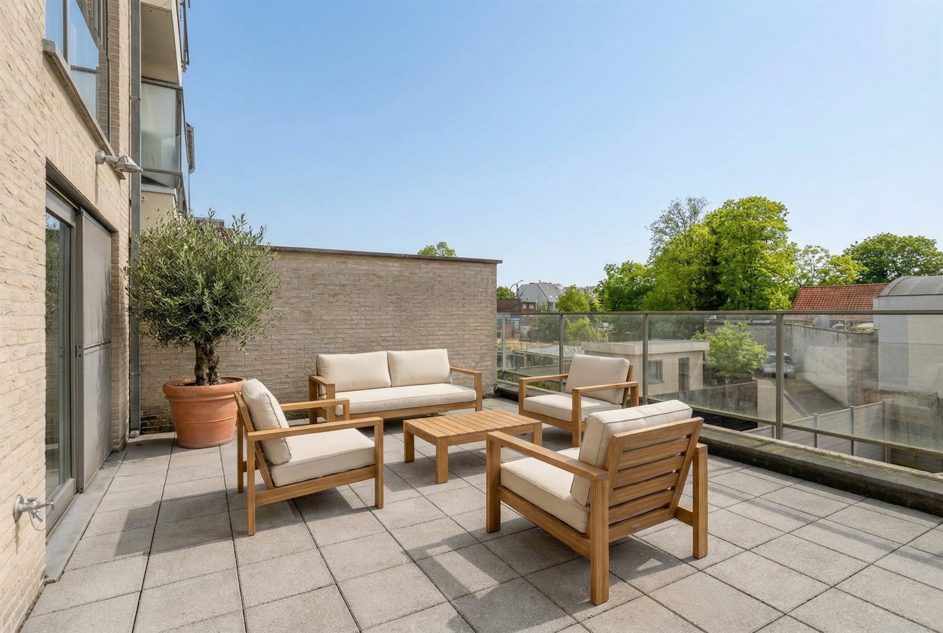 Appartement met ruim Zuidwest georiënteerd terras - foto 1