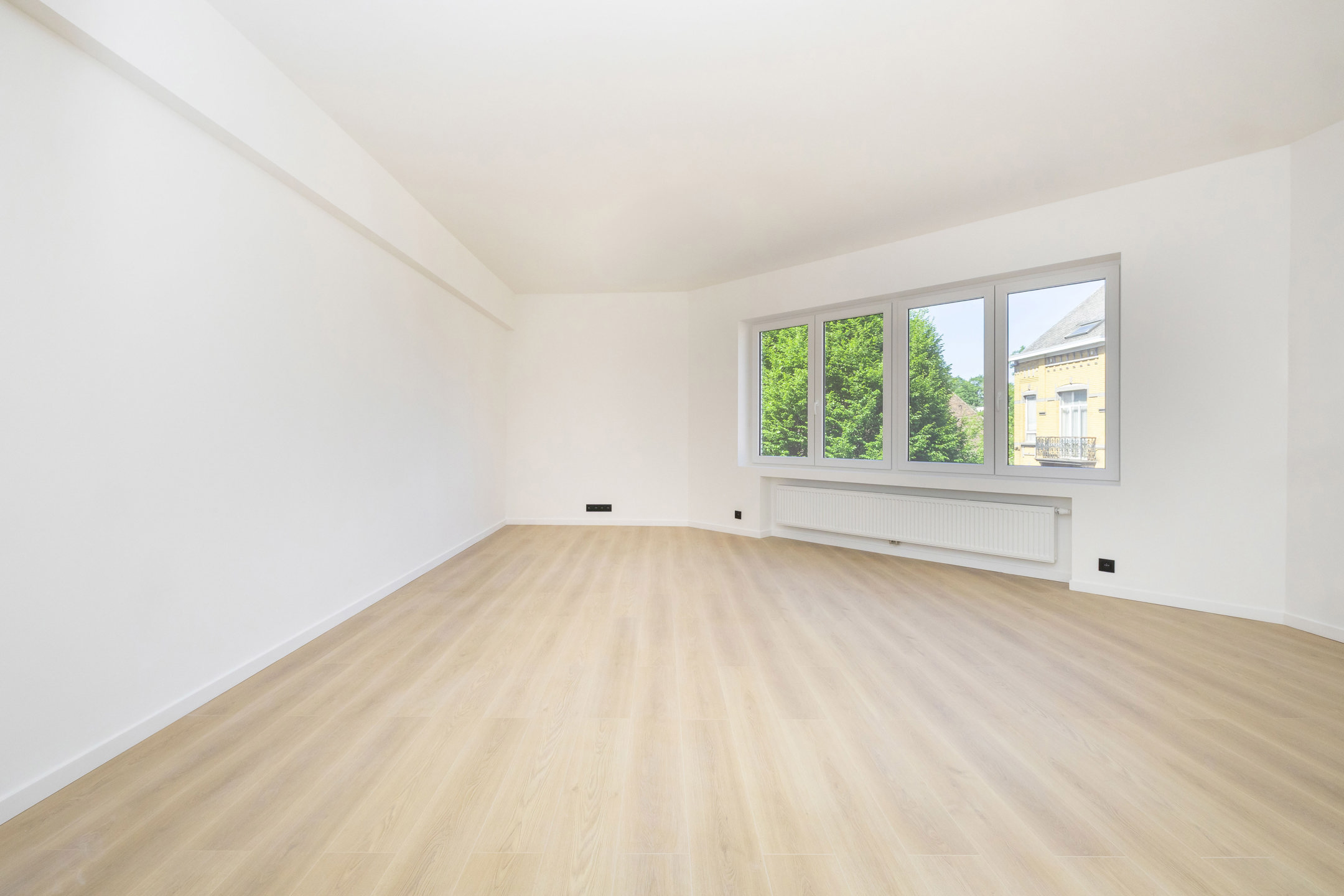 Volledig gerenoveerd appartement - EPC: B- - foto 4