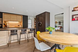 Deze woning is gelegen in een rustige residentiële groene omgeving te Vosselaar.Met een riante bewoonbare oppervlakte van 350m², vijf ruime...