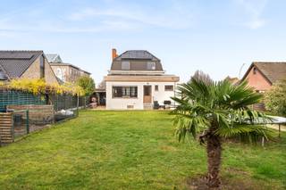 Charmante alleenstaande woning op een prachtig zuidgericht perceel van 771m².Bij het binnenkomen word je verwelkomd in een gezellige inkomhal die...