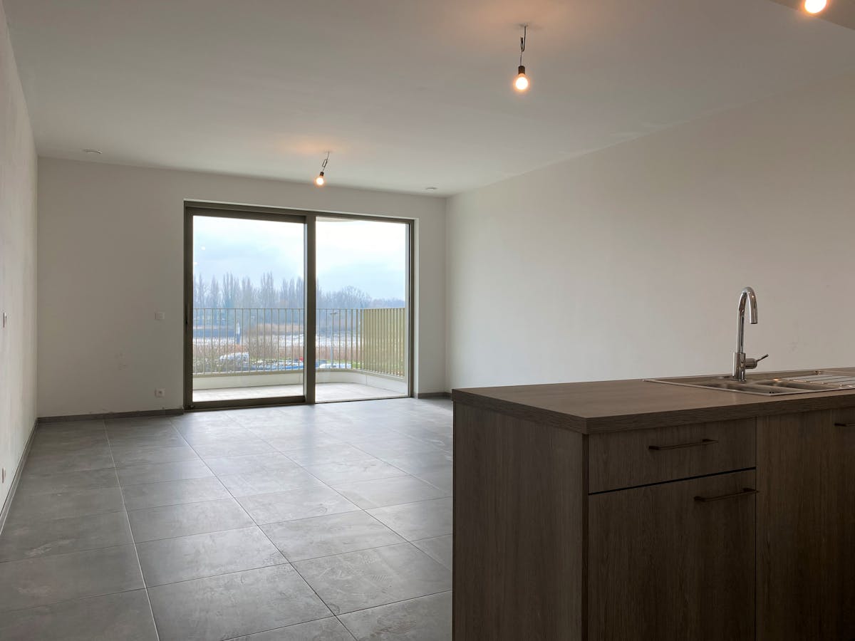 2 bedroom apartment with water view for rent - photo 3