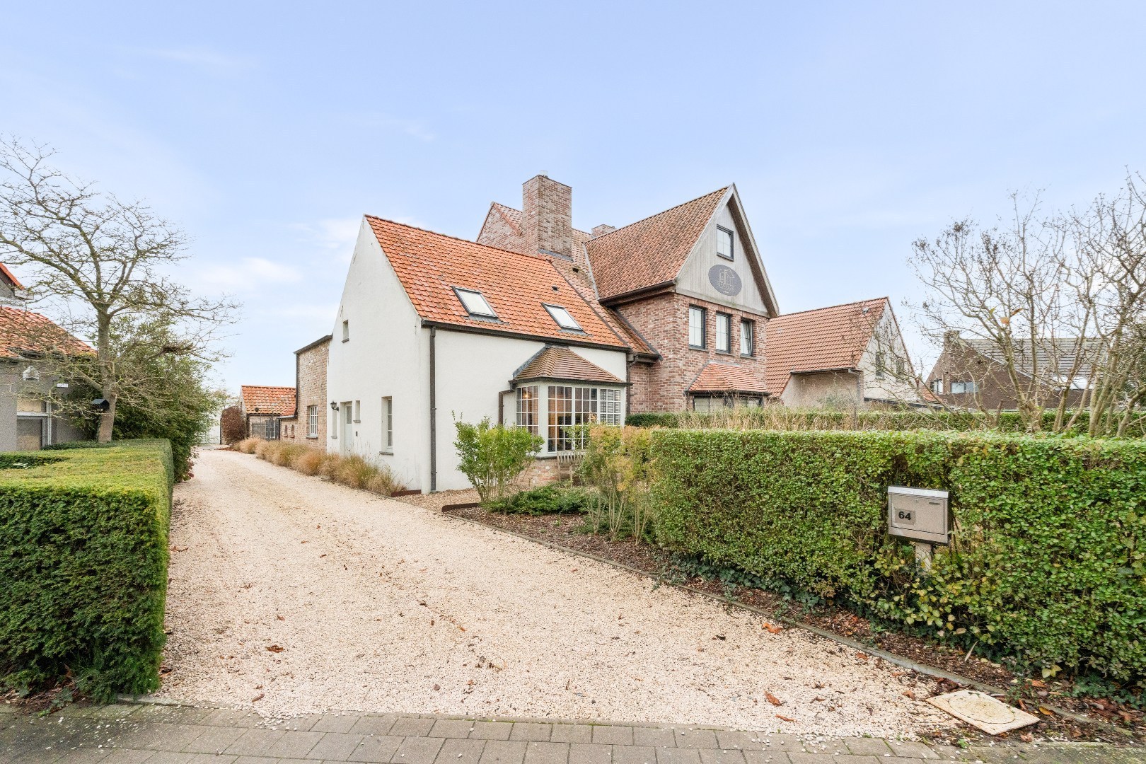 Uiterst charmante halfopen bebouwing met weidse zichten op een perceel van 2012m² - foto 5