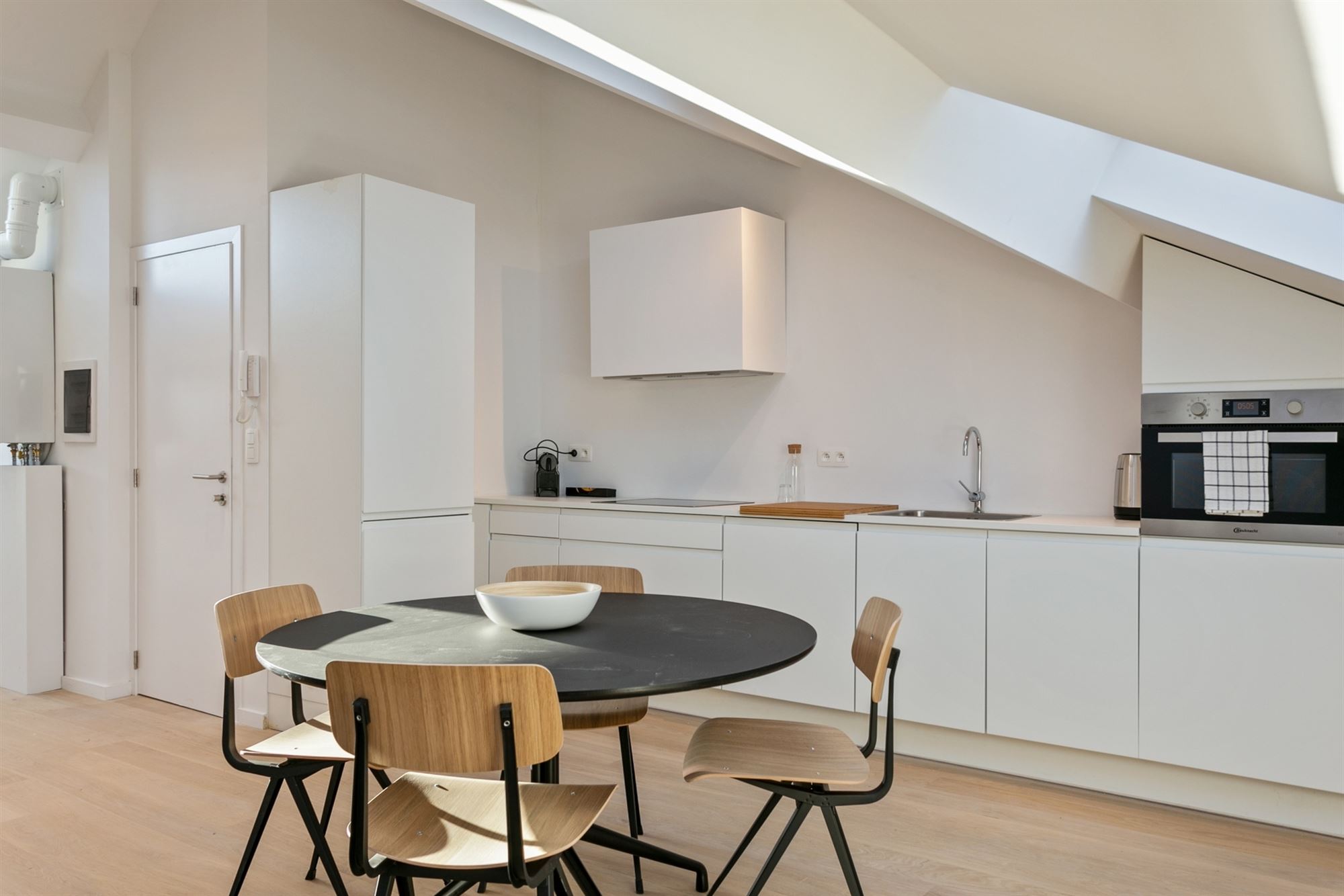 Ruim 2 slaapkamer appartement op toplocatie! - foto 5