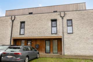 RECENTE, ENERGIEZUINIG EN KWALITATIEVE WONING MET 3 SLAAPKAMERS, TERRAS EN TUINTJElandelijke ligging in autoluwe en kindvriendelijke verkaveling met...