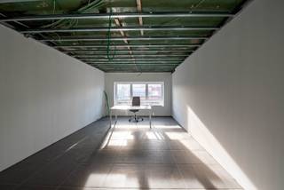 Dit lichtrijke en instapklare kantoor in Mortsel combineert een strategische ligging met modulaire huurmogelijkheden. Dankzij de overvloed...