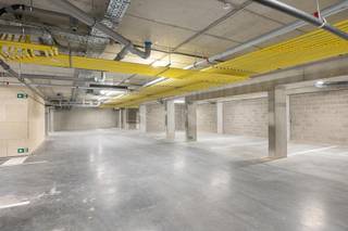 Deze ruime ondergrondse autostaanplaats bevindt zich in een nieuw appartementesgebouw in het gezellige Sint-Agatha-Berchem. De staanplaats...