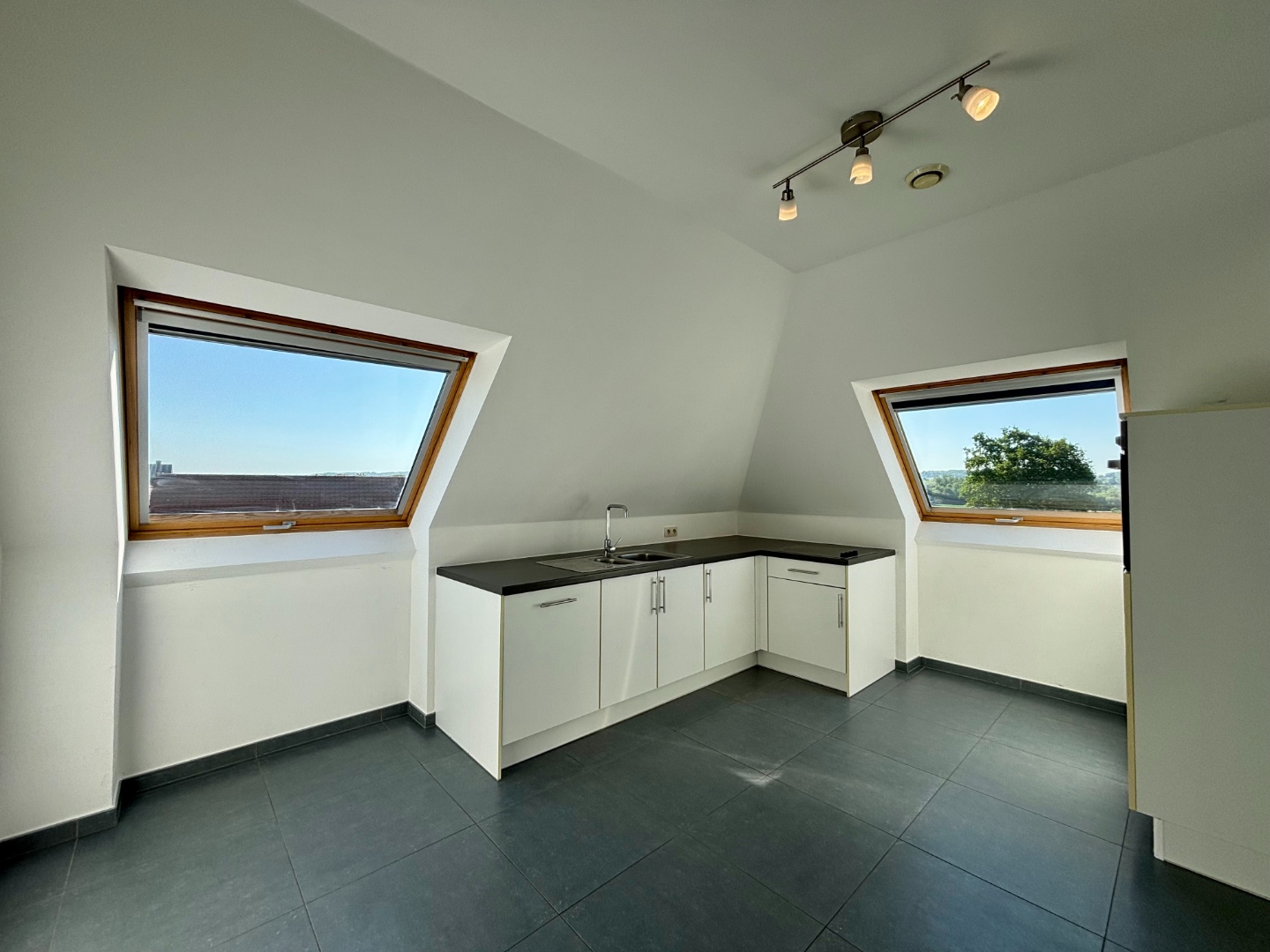Te huur, energiezuinig 2-slaapkamerappartement met prachtig zicht te Dergneau - foto 4