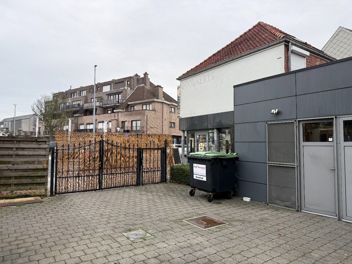 Commercial for rent in Brecht - photo 2