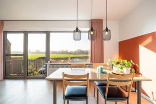 Knap gerenoveerd appartement met prachtig uitzicht! Gelegen in Wilsele op een rustige locatie vinden we dit knap gerenoveerd appartement terug.Het...