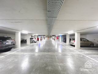 PLUSPUNTEN:+ oppervlakte: 15 m²+ parking P22+ onmiddellijk beschikbaar+ toplocatie in Bocholt centrumALGEMEEN:Ondergrondse parkeerplaats in...