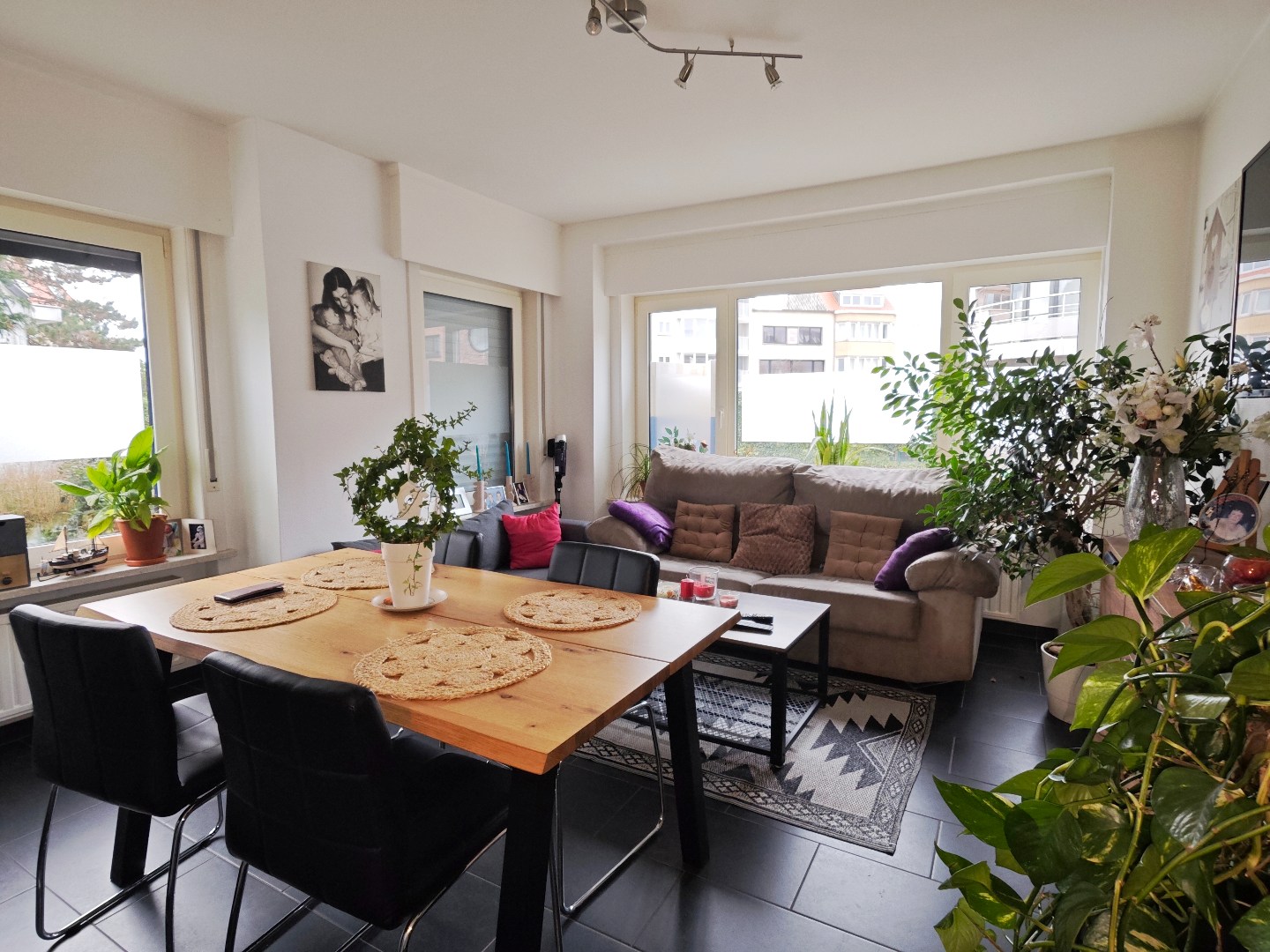 Cozy apartment with garage and cellar near the shops of Koksijde - photo 2