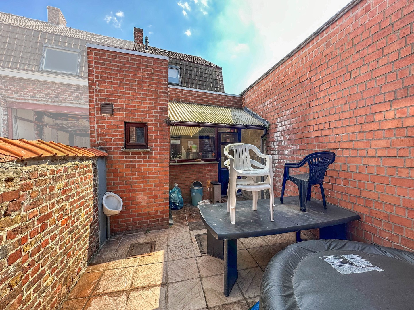 Gezellige en gunstig gelegen rijwoning met zonnige koer. - foto 3