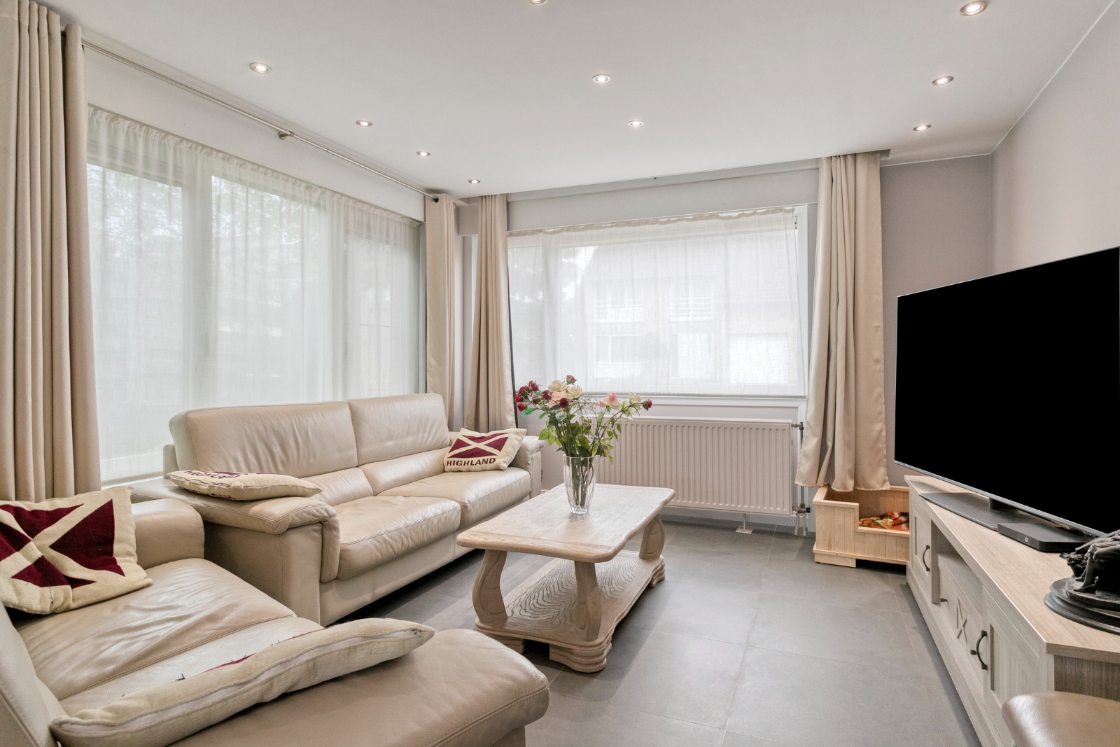 Residentieel gelegen halfopen woning met 4 slaapkamers - foto 4
