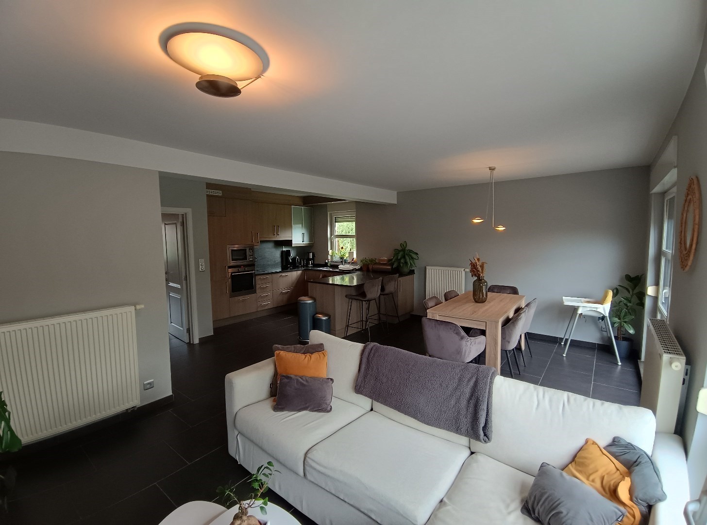 Rustig gelegen appartement met 2 slaapkamers en parking nabij het centrum van Geel ! - foto 5