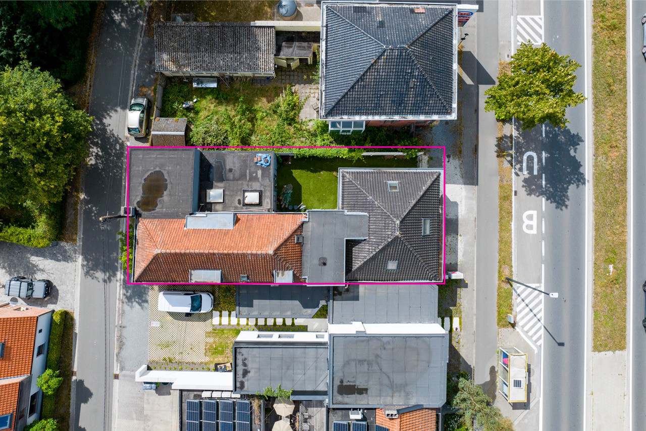 Handelspand met appartement op goede commerciële ligging te koop in Deurle/Sint Martens Latem. - foto 3