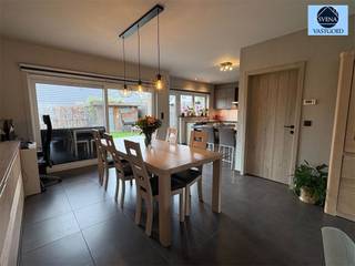 MAISON DE 3 CHAMBRES À COUCHER AVEC JARDIN, TRÈS CALMEMENT SITUÉEPrix indicatif 425 000 eurosMaison très calme dans un petit lotissement 2011 avec 14...