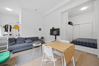 **Uiterst ruime hippe studio Stadsrand Leuven**Aan de Leuvense Stadsrand, namelijk in de Broekstraat kan je deze uiterst ruime en bovendien rustig...