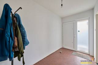 <p><span>Droomt u ook van een (t)huis mét paardenwei?</span></p><p><span>62 are in eigendom geeft plaats zat voor pony, paard of alpaca.</span></p><p><span>De woning zelf werd volledig 'aangepakt' en telt 3 slaapkamers.</span></p><p><span> </span></p><p><span>Het EPC is ook volledig in orde, met een B- Label moet je je geen zorgen meer maken.</span></p><p><span>Nieuwe ramen, dubbel glas, zonnepanelen, ... name it! Aan werkelijk alles is gedacht.</span></p><p><span>Verder is er nog een inpandige garage, een kelder en een zolder.</span></p><p><span> </span></p><p><span>Als toetje kunnen we bevestigen dat de elektriciteitsinstallatie conform bevonden is.</span></p><p><span> </span></p><p><span>Toch maar eens komen kijken? Maak een afspraak op 011343434</span></p><p><span> </span></p><p><span>Bestuursmaatregelen in het maatregelenregister: nee</span><span> </span></p><p><span> </span></p>