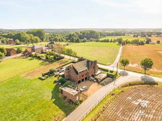 Te koop: vergund fietshotel en/of ideale B&B. Unieke investeringskans! Dit volledig vergunde fietshotel/B&B is ideaal gelegen en perfect...