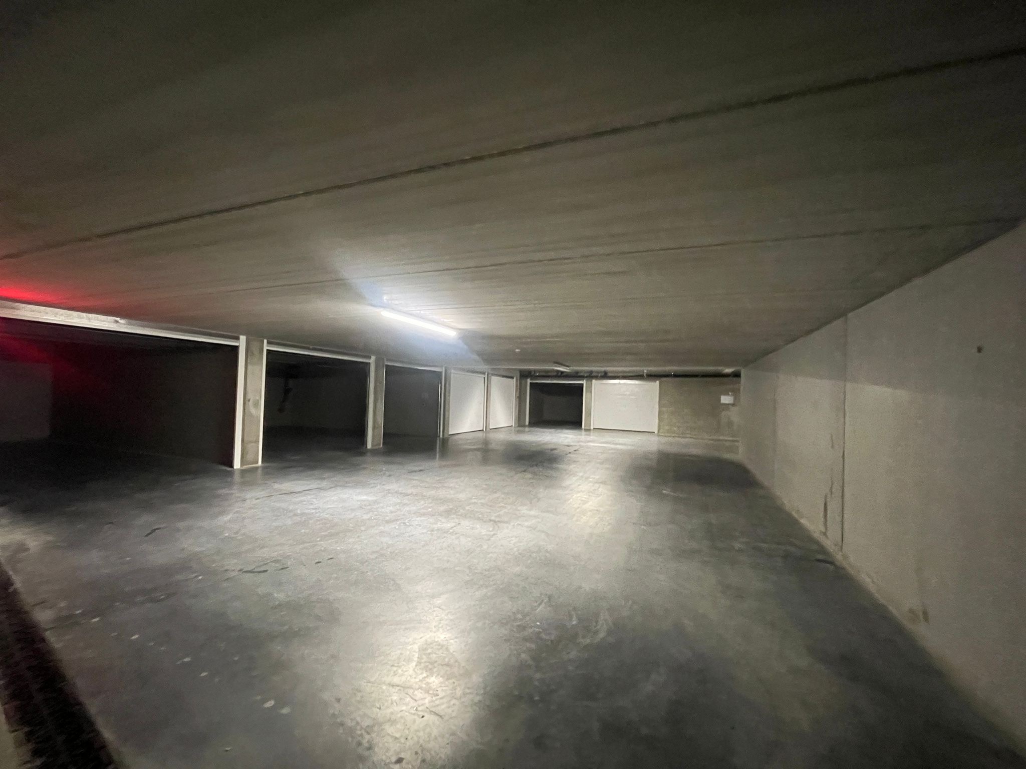 Ondergrondse volledig afgesloten garages te koop in Beselare - foto 5