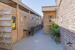 Ben je op zoek naar een renovatieproject met karakter, ruimte en potentieel? Dan is dit aanbod iets voor jou. Gelegen in het hart van Sint-Jan,...